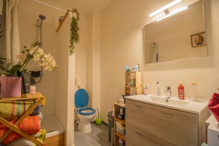 APPARTEMENT REZ DE CHAUSSEE AVEC TERASSE ET JARDIN à 7130 BINCHE  Loyer: 600 € / mois - Photo 2