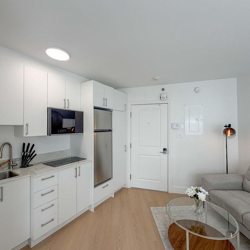 Studio - 2145 Rue Fleury Est, Montréal - Photo 1