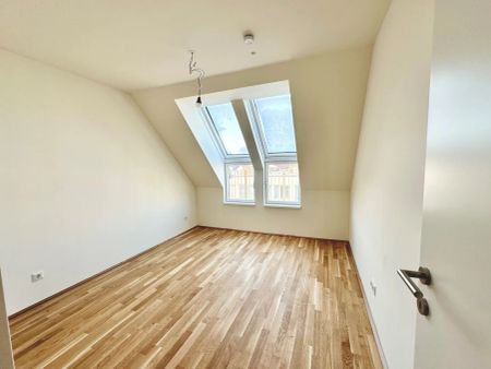 Dachgeschosswohnung in der Schillgasse 16: Stilvolle 3-Zimmer-Terrassenwohnung zur Miete! - Photo 2