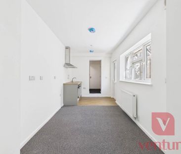 Studio to rent - Photo 6