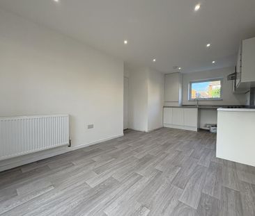 3 bedroom end of terrace house to rent - Photo 5