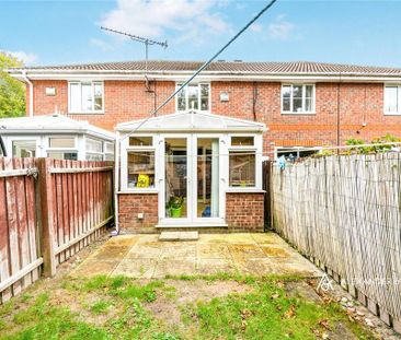 2 bedroom terraced house to rent - Photo 4