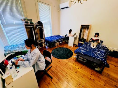 3 People's Room - Photo 4