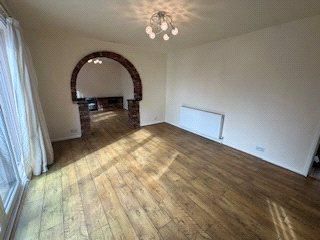 3 bedroom flat to rent - Photo 3