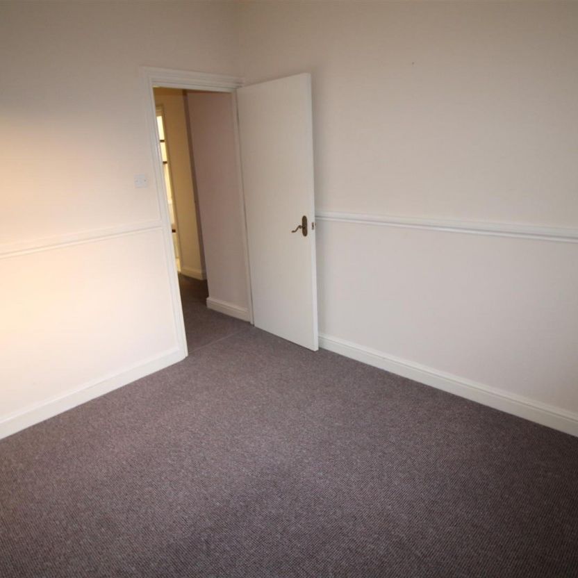 BPC00970 Top Floor Flat, Eastfield Road, Cotham, Bristol - Photo 1