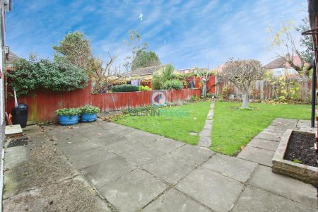 3 bedroom semi-detached house to rent - Photo 5