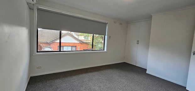 Perfectly Positioned Renovated Townhouse - Photo 1