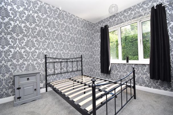 Jenkin Lane, Horbury, Wakefield - Photo 1
