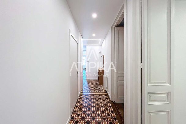Piso de diseño en alquiler temporal junto a ‘Plaça Universitat’, Barcelona - Photo 1