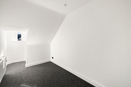 3 bedroom apartment to rent - Photo 2