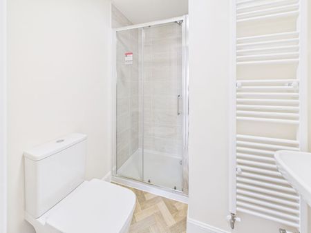 4 bed house to rent in - Photo 2