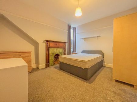 3 bedroom apartment to rent - Photo 2