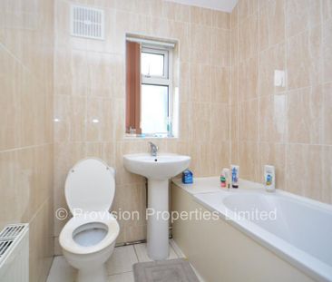 3 bedroom terraced house to rent - Photo 3