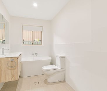 Stunning duplex in the heart of Cudgen - Photo 4