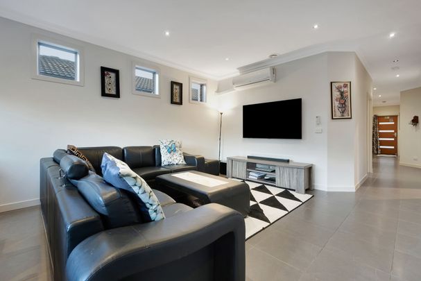 Charming Family Home in Craigieburn - Photo 1