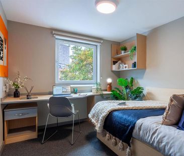 1 bedroom in a flat share to rent - Photo 3