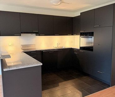 Lichtdurchflutete 3.5 Zimmer Wohnung mit offener Küche und top Lage! - Photo 4