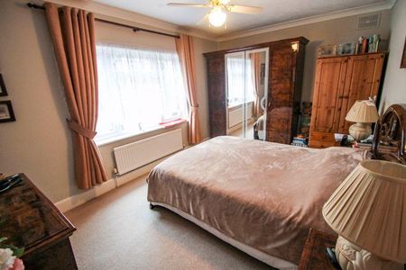 3 bedroom semi-detached house to rent - Photo 5