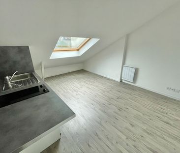 A LOUER - NANTES ST CLEMENT - Studio RECEMMENT RÉNOVÉ de 11.14 m² (... - Photo 2