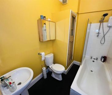 2 Bed Flat, Pembroke Road, BS8 - Photo 6