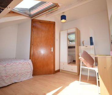 4 bedroom terraced house to rent - Photo 6