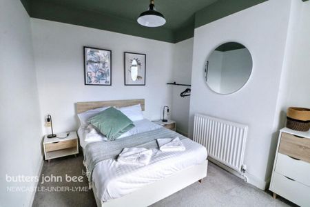 5 bedroom end of terrace house to rent - Photo 4