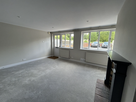 2 bedroom barn conversion to rent - Photo 1