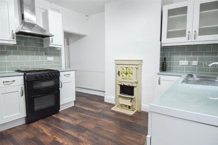 2 bedroom terraced house to rent - Photo 3