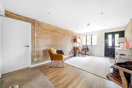 3 bedroom detached house to rent - Photo 5