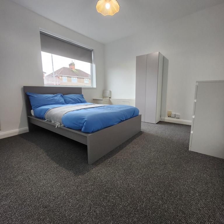4 bedroom house of multiple occupation to rent - Photo 2