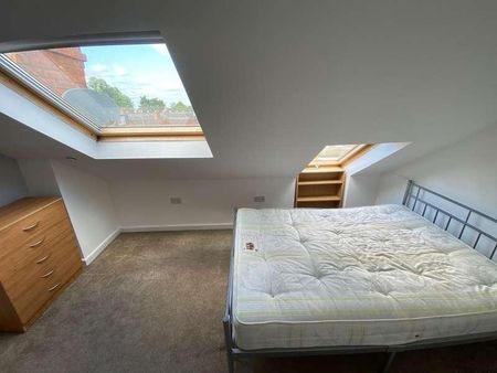 St Edwards Road, Reading, RG6 - Photo 2