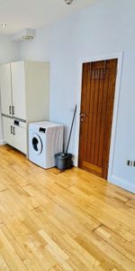 Burlington Street - Photo 3