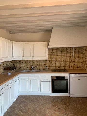 MAISON T6 à CHAMPFORGEUIL - Photo 5