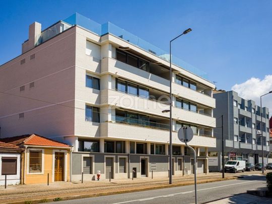 3 room luxury Flat for rent in Porto, Portugal - Photo 1