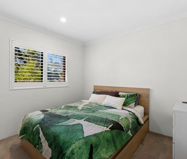 Stylish Fully-Furnished Apartment in Prime Southport Location! - Photo 3