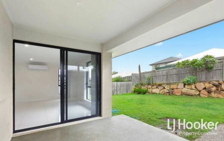 Modern Family Living with Space, Style & Convenience - Photo 5