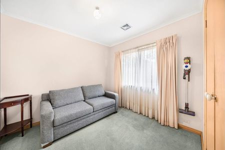 2/10 Raynes Park Road, HAMPTON, VIC - Photo 3
