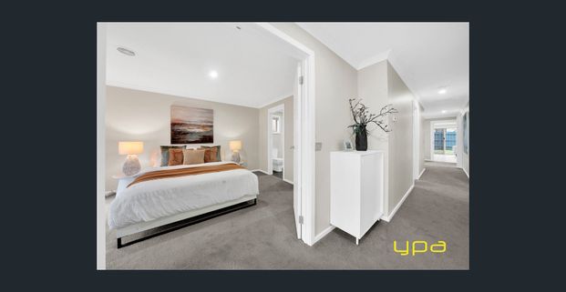 Don’t miss this stunning family rental in Lynbrook! - Photo 1