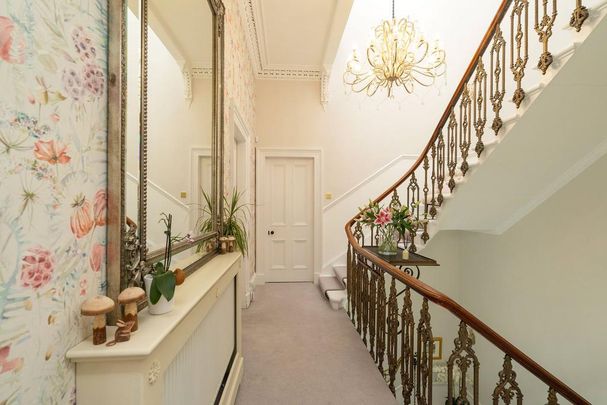 5 bedroom terraced house to rent - Photo 1