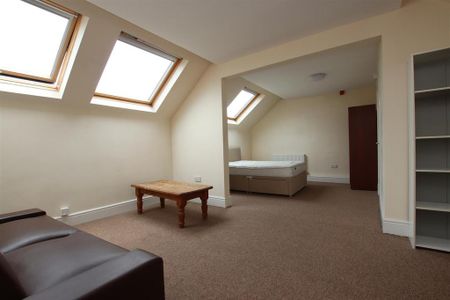 7 bedroom house to rent - Photo 3