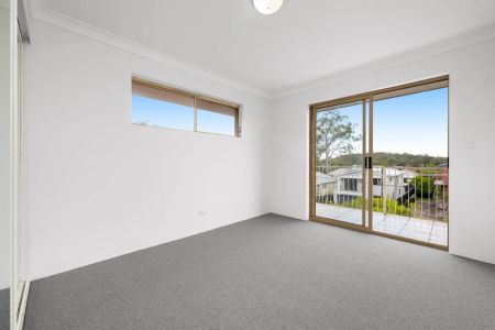 Stylish Two-Bedroom Unit in Prime Annerley Location - Photo 4