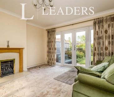 2 bedroom bungalow to rent Queenhythe Road, Jacobs Well, Guildford,... - Photo 1