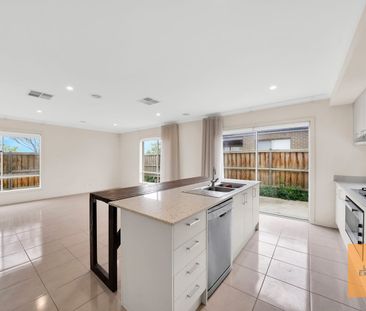Spacious Double-Storey Family Home in Deanside!! - Photo 6