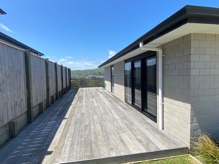 5 Rotorua Grove, Aotea - Photo 2