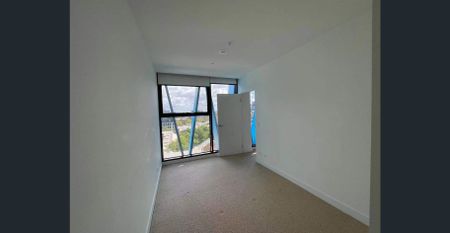 Modern 2 Bedroom Apartment In A Fantastic Location! - Photo 3