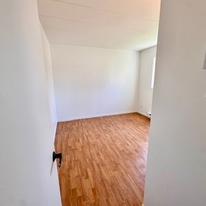 Joli 4 1/2 Rénové, Gym, Internet Et Plus - Photo 3