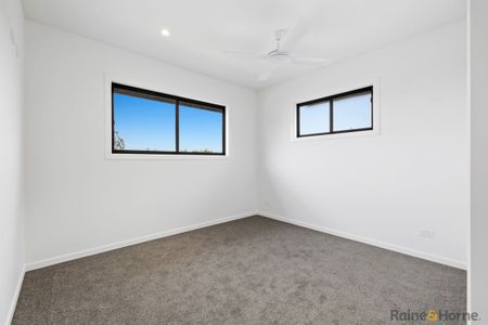 Luxury Family Living - Brand New Home - Photo 5