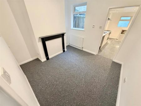 2 bedroom terraced house to rent - Photo 2