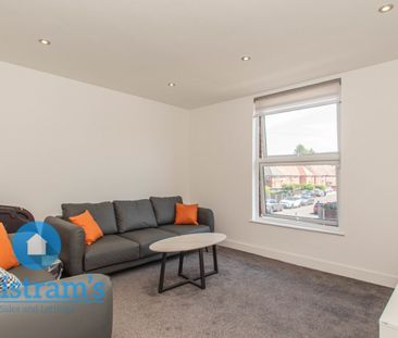 2 bed Flat for Rent - Photo 1