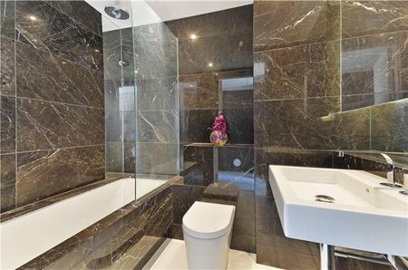 Baltimore Wharf, Canary wharf, London, E14 - Photo 3